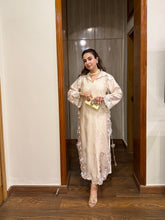 Ivory Flora
