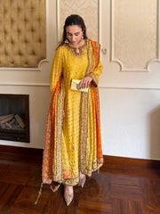Raqs-e-Zareen