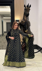 Noir Zari Elegance